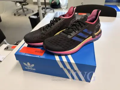 Paar Sportschuhe ADIDAS – kavel bij IVG, Kirchlengern