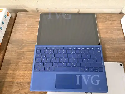 Tablet MICROSOFT Surface 1724 – kavel bij IVG, Kirchlengern