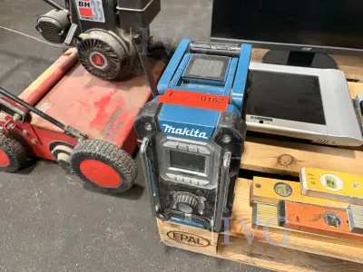 Baustellenradio MAKITA DMR108 – kavel bij IVG, Kirchlengern