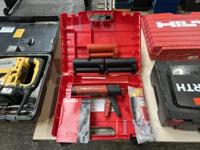 Doppel-Kartuschenpresse HILTI MD 2000 – kavel bij IVG, Kirchlengern