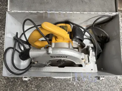 Handkreissäge DEWALT D23550-QS – kavel bij IVG, Kirchlengern