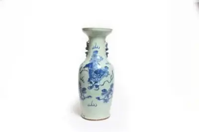 Chine, XIXe siècle Vase en porcelaine à décor de chiens de Fô en émaux… – kavel bij Galerie Moderne, Elsene (Brussel)