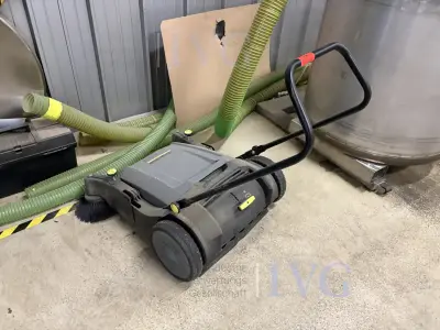 Bodenkehrmaschine KÄRCHER KM 70/20 C – kavel bij IVG, Neuenburg