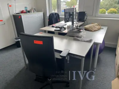 elektrisch höhenverstellbarer Schreibtisch – kavel bij IVG, Emsdetten