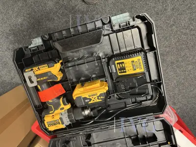 Akku-Schrauber DEWALT DCD800 – kavel bij IVG, Emsdetten