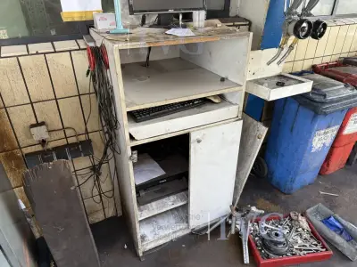 Computer-Schrank (weiß) – kavel bij IVG, Wilhelmshaven