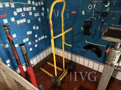 Bandenkar (geel) – kavel bij IVG, Wilhelmshaven