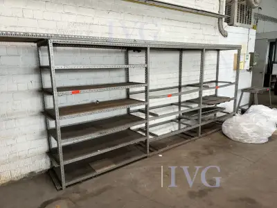 lopende meter stalen schroefrekken – kavel bij IVG, Wilhelmshaven