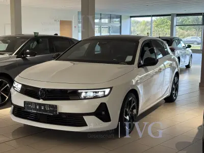 Personenkraftwagen (194) OPEL Astra – kavel bij IVG, Wilhelmshaven