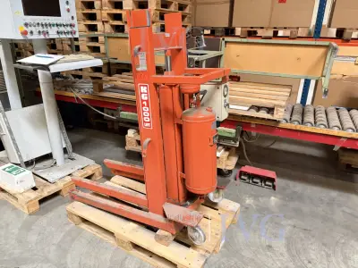 Hochhubwagen QUICK WOOD AKA – kavel bij IVG, Salzkotten-Mantinghausen