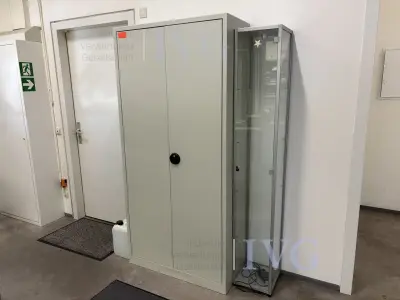 Stalen kast (grijs) – kavel bij IVG, Reutlingen