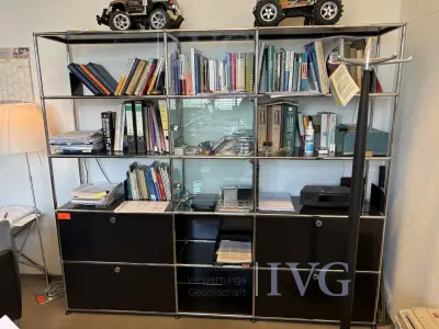Boekkast (zwart) USM HALLER – kavel bij IVG, Reutlingen