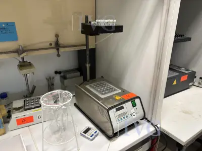 Verdamper met vast gemonteerd verwarmingsblok VLM V.649.061.820 – kavel bij IVG, Reutlingen