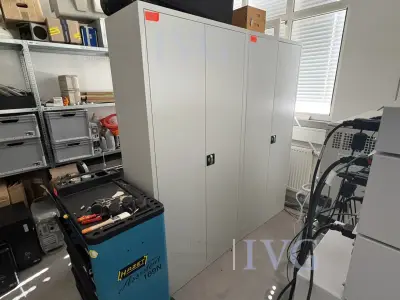 Stahl-Schränke (grau) DELTA-V – kavel bij IVG, Reutlingen
