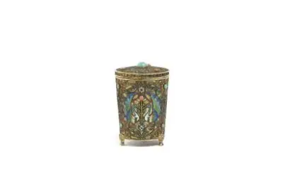 Chine, époque République (1912-1949) Boîte à thé tripode en argent cloisonné et émaillé avec… – kavel bij Galerie Moderne, Elsene (Brussel)