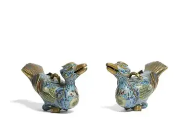 Chine, XXe siècle Paire de canards en émaux cloisonnés formant brûle-parfums 30 x 18,5… – kavel bij Galerie Moderne, Elsene (Brussel)