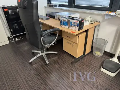 Schreibtisch – kavel bij IVG, Düsseldorf