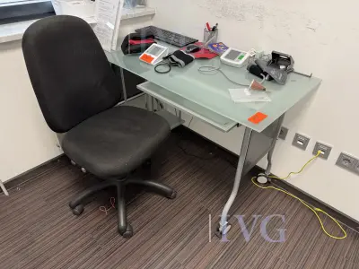 Glazen bureau – kavel bij IVG, Düsseldorf