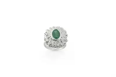 Bague en or blanc 18k (750°/°°) centrée d'une émeraude – kavel bij Galerie Moderne, Elsene (Brussel)