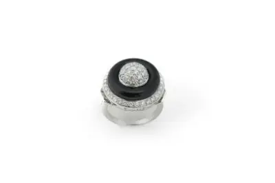 Bague en or blanc 18k (750°/°°) centrée d'une onyx et de diamants taille brillant… – kavel bij Galerie Moderne, Elsene (Brussel)
