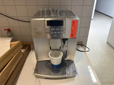 Kaffeevollautomat DELONGHI Magnifica – kavel bij IVG, Mahlstetten