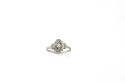 Bague de style Art déco en or blanc 18k (750°/°°) centrée d'un diamant d'environ… – kavel bij Galerie Moderne, Elsene (Brussel)