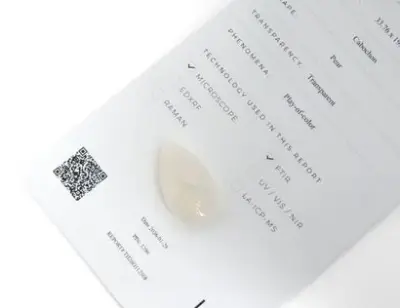 Opale naturelle Coupe: cabochon Forme: poire Dimensions – kavel bij Galerie Moderne, Elsene (Brussel)