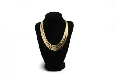 Collier en or jaune 18k (750°/°°) composé de six chaînes Longueur: 43 cm… – kavel bij Galerie Moderne, Elsene (Brussel)
