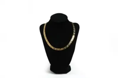 Collier en or 14k (585°/°°) à décor de frise grecque Poinçon 585°/°° Longueur: 45… – kavel bij Galerie Moderne, Elsene (Brussel)