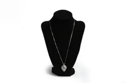 Chaîne et pendentif en or blanc 18k (750°/°°) serti de 3 diamants taille brillant… – kavel bij Galerie Moderne, Elsene (Brussel)