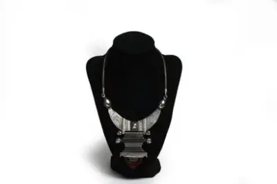 HERMÈS Paris Collier "Iguezam" de la collection "Les bijoux Touareg" en argent 925°/°° et… – kavel bij Galerie Moderne, Elsene (Brussel)