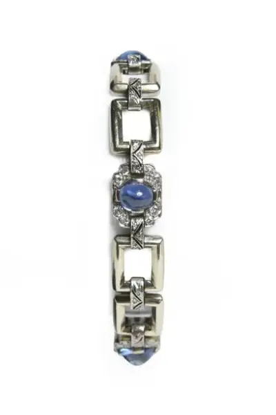 Bracelet 1900 en or blanc 18k (750°/°°) composé de maillons rectangulaires à décor géométrique… – kavel bij Galerie Moderne, Elsene (Brussel)