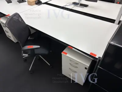 Schreibtisch – kavel bij IVG, Herford