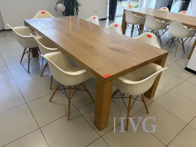 Massief houten tafel – kavel bij IVG, Herford