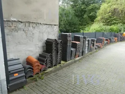 Resterende voorraad dakpannen – kavel bij IVG, Oberhausen