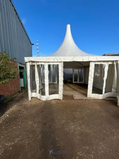 2 pagodetenten - 5 x 5 meter – kavel bij VH Auctions