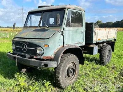 Unimog Mercedes-Benz 404 (U80) Ex-Militärfahrzeug mit Pritsche – Restaurierungsobjekt – kavel bij Blinto, Ahaus—Graes