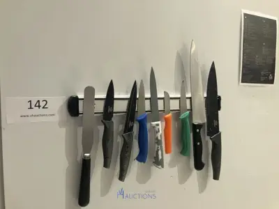Partij messen met messenhouder – kavel bij VH Auctions, Belgium
