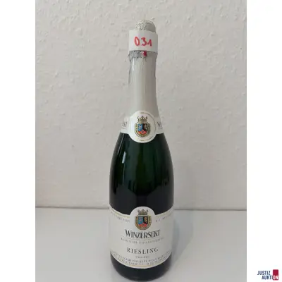 Erzeugergemeinschaft Winzersekt Riesling Trocken – kavel bij Justiz-Auktion, Leipzig