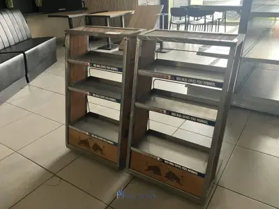 2 winkeldisplays RED BULL – kavel bij VH Auctions, Belgium