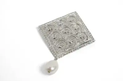 Travail de style Art déco Broche en or blanc 18k (750°/°°) sertie de brillants… – kavel bij Galerie Moderne, Elsene (Brussel)