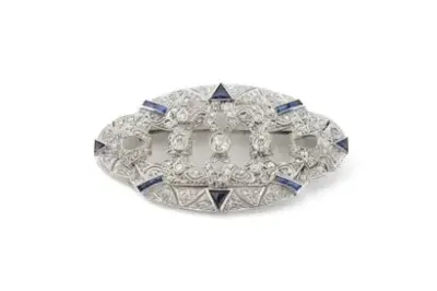 Travail de style Art déco Broche en or blanc 18k (750°/°°) sertie de trois… – kavel bij Galerie Moderne, Elsene (Brussel)