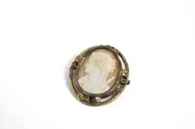Travail du XIXe siècle Camée monté en broche en or – kavel bij Galerie Moderne, Elsene (Brussel)