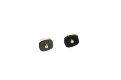 Paire de boucles d'oreilles en or jaune 9k (375°/°°) serties d'une plaque d'onyx ponctuée… – kavel bij Galerie Moderne, Elsene (Brussel)