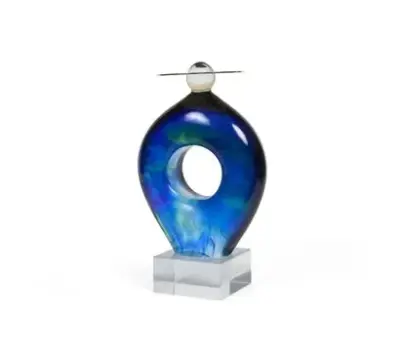 Helmut WURZINGER (1961-*), dit HELLDENMUT Figure Sculpture en verre moulé de Murano et laiton… – kavel bij Galerie Moderne, Elsene (Brussel)