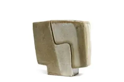 Pierre CULOT (1938-2011) Vase composé en grès et émail Signé 21,5 x 22 cm – kavel bij Galerie Moderne, Elsene (Brussel)