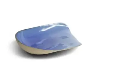 Olivier STREBELLE (1927-2017) Vide-poche en grès émaillé bleu Signé et daté "[19]58" On y… – kavel bij Galerie Moderne, Elsene (Brussel)