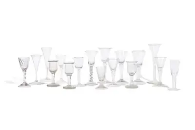 Liège, XVIIIe siècle Série de 17 verres anciens Hauteurs: de 10 à 19 cm – kavel bij Galerie Moderne, Elsene (Brussel)