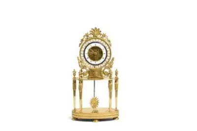 Travail d'époque Empire (1804-1815) Pendule en bronze doré Cadran signé « Chopin » à… – kavel bij Galerie Moderne, Elsene (Brussel)