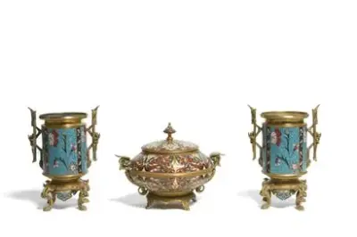 Travail français de la fin du XIXe siècle Lot comprenant une paire de cassolettes… – kavel bij Galerie Moderne, Elsene (Brussel)